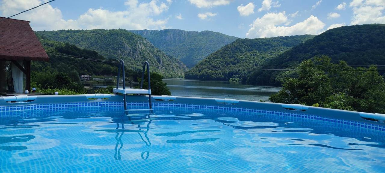 Clisura Dunarii Casutele Danca Ogradina Buitenkant foto