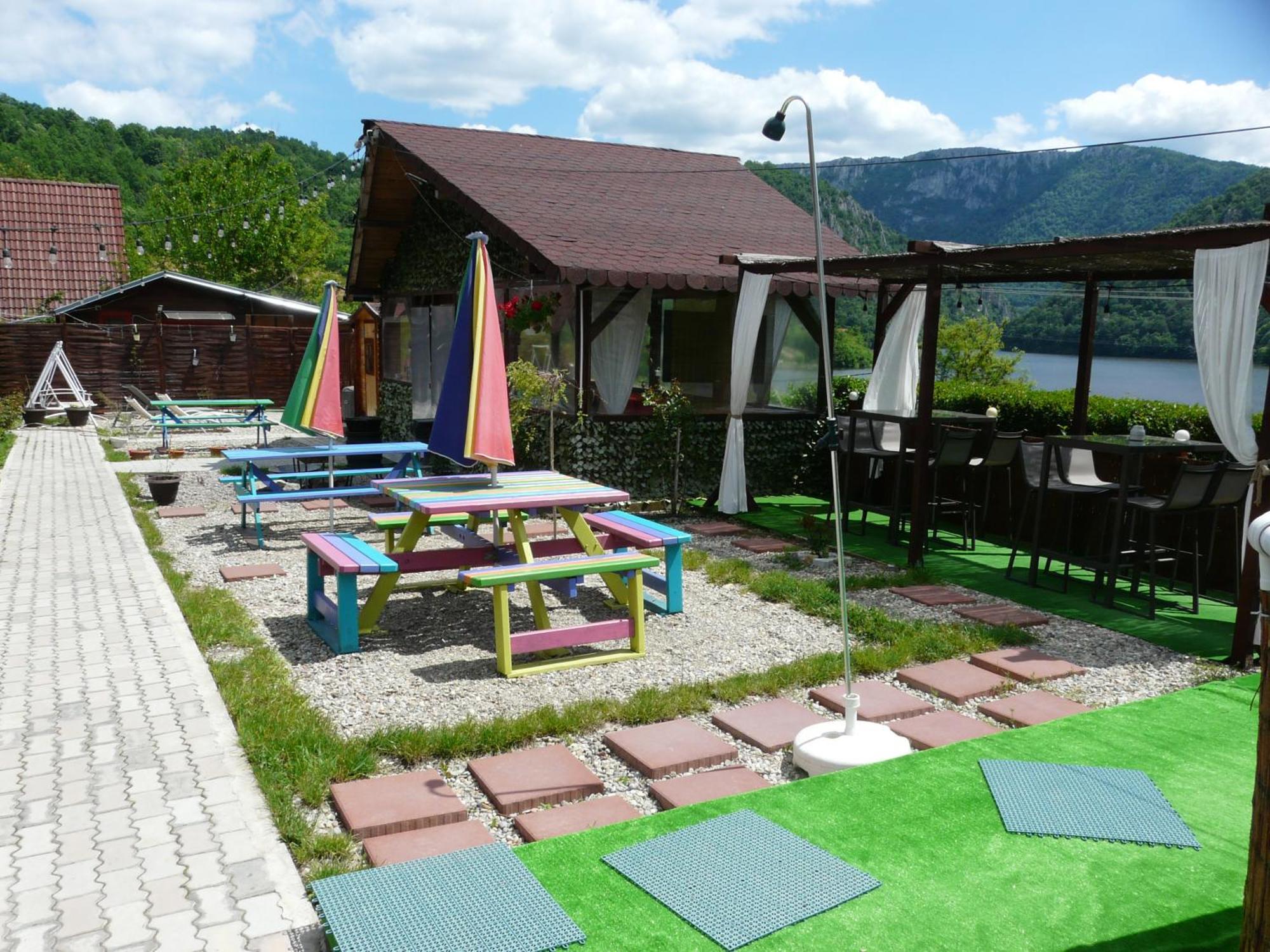 Clisura Dunarii Casutele Danca Ogradina Buitenkant foto
