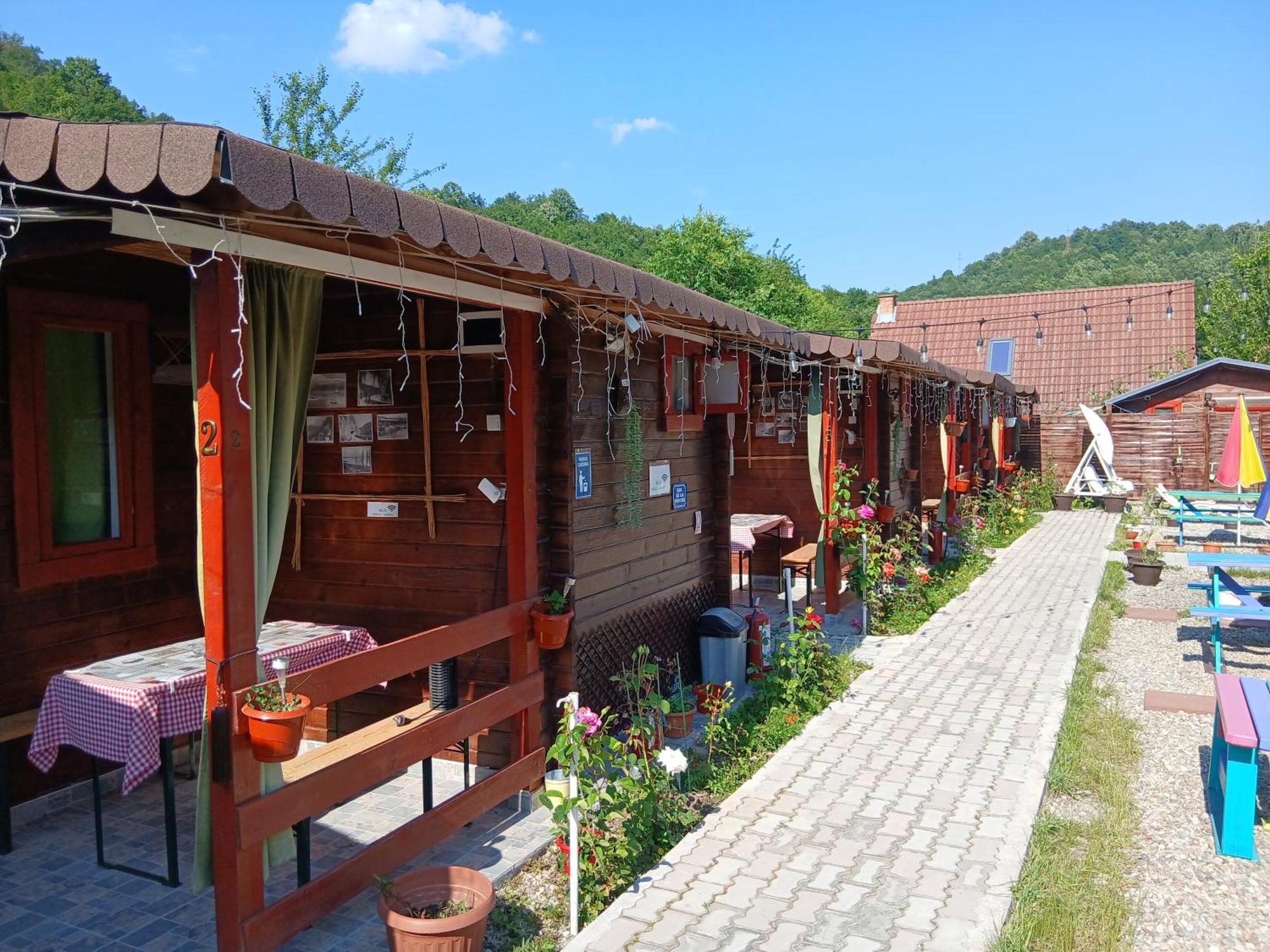 Clisura Dunarii Casutele Danca Ogradina Buitenkant foto